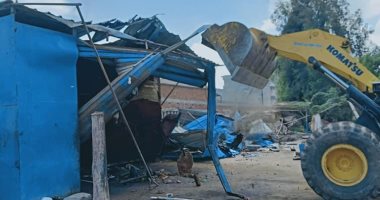 صور .. حملات إزالة للتعديات على أراضى الدولة ومخالفات البناء فى قرى كفر الشيخ