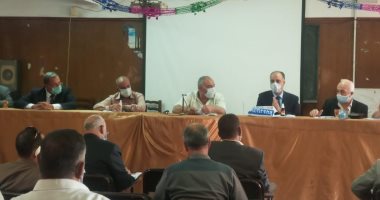 زراعة الغربية تعقد اجتماعا لمناقشة زراعة 400 فدان قمح تسوية بالليزر.. صور