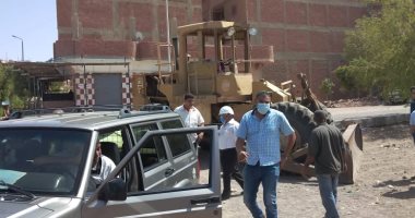 صور.. حملة لإزالة التعديات بمنطقة مساكن مبارك 2 والمنطقة الصناعية فى سفاجا