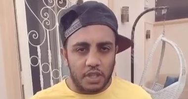 "أوس أوس" يقلد عادل إمام في فيلم "حتى لا يطير الدخان" على "تيك توك"