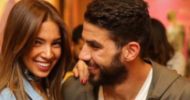 شريف إكرامي محتفلاً بعيد ميلاد زوجته: "بتستحملني وانا بفتى"