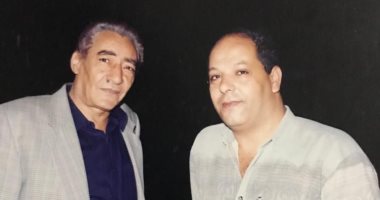 سعيد الشحات يكتب: ذكريات صحفية.. ذهبت إلي الأبنودي لأول مرة بصحبة عزازي علي عزازي عام 1986..وقدمني إلي نجيب محفوظ عام 2000..وغضب مني عام 2006 بسبب نظارته السمراء وسألني :"أنت عملت حوار معايا ولا مع سيد مكاوي؟"