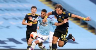 مانشستر سيتي يضرب أرسنال بثلاثية في ليلة عودة الدوري الانجليزي