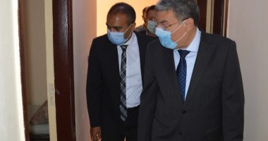 محافظ المنيا: تجهيز عمارتين بالإسكان الاجتماعى لعزل الحالات الإيجابية المصابة بكورونا