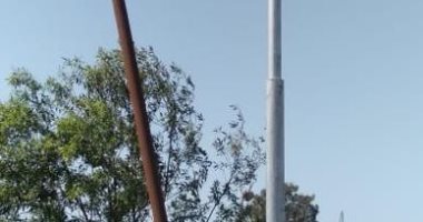 كهرباء القناة تستجيب لشكوى "سيبها علينا" وتدق 9 أعمدة كهرباء جديدة