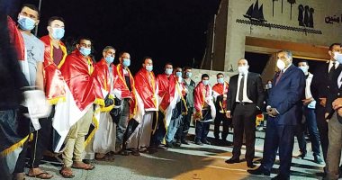 محافظ مطروح للعائدين من ليبيا: لستم فى حاجة للسفر عمروا بلدنا المشاريع كثيرة