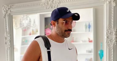 أحمد فهمى بلوك مختلف بالشنب فى أحدث ظهور له