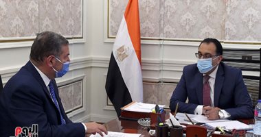 رئيس الوزراء يستعرض مع وزير قطاع الأعمال العام ملفات عمل الوزارة
