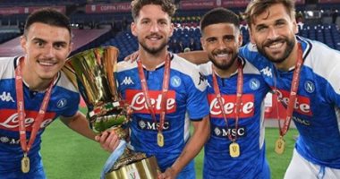 إثارة الكرة الأوروبية تنسى عشاق اللعبة أحزان كورونا.. نابولى ينتزع كأس إيطاليا من يوفنتوس.. سيتى يحتفل بعودة الدورى الإنجليزى بثلاثية ضد أرسنال..تشيلسى يدعم صفوفه بهداف لايبزيج.. وتجدد إصابة إيسكو فى ريال مدريد