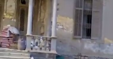إنتشال جثة عامل من تحت أنقاض انهيار جزئى لمنزل في بنى سويف