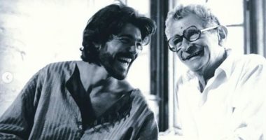 بصورة مع يوسف شاهين.. خالد النبوي يستعيد ذكرياته مع فيلمي المهاجر والمصير