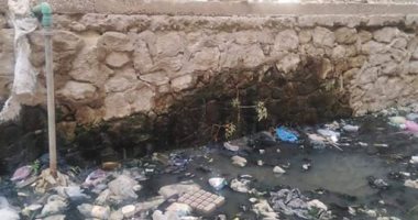 سيبها علينا.. شكوى من غرق بلوك 3 بمساكن عين حلوان بمياه الصرف الصحى 