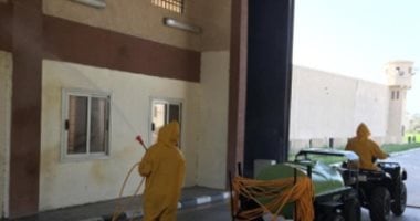 الداخلية تعقم لجان الثانوية العامة بالسجون.. صور