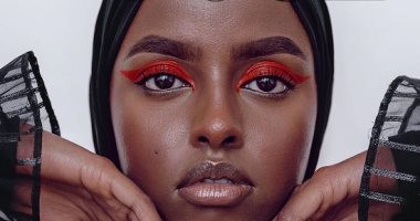 سمراء محجبة على غلاف مجلة فوج لمناهضة العنصرية.. اعرف الحكاية