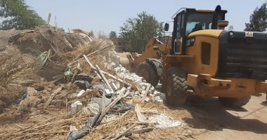 محافظ البحيرة: تنفيذ 17 قرار إزالة لتعديات على الترع والمصارف.. صور 