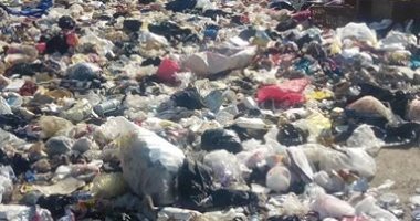 سيبها علينا .. شكوى من انتشار القمامة بمساكن ايجيكو 1000 بحى السلام 