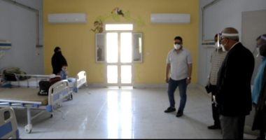 محافظ الجيزة يزور رضيع مشتبه فى إصابته بكورونا بمستشفى أم المصريين.. صور