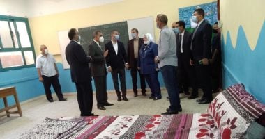 صور.. محافظ كفر الشيخ يتفقد لجان الثانوية ويتأكد من إجراءات السلامة 