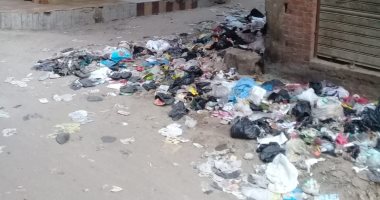 شكوى من انتشار القمامة في شارع البترول وعزبة الحفير بالخصوص