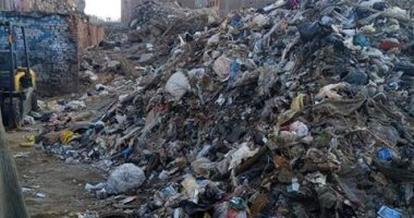 قارئ يشكو تراكم تلال القمامة فى شارع الصفطاوى بأرض اللواء فى محافظة الجيزة