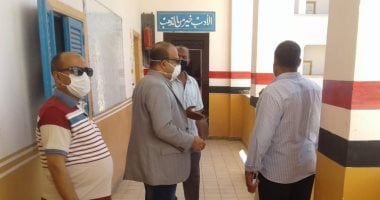 رئيس مدينة أرمنت يتفقد لجان امتحانات الثانوية العامة ويحيل مدير مدرسة للتحقيق