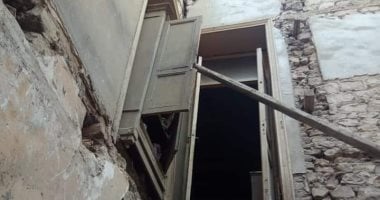 لجنة فنية لمعاينة عقار فى محافظة بنى سويف للتعرف على أسباب انهياره