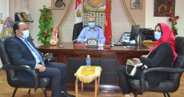 وكيل "تعليم بورسعيد" يجيب على استفسارات رؤساء لجان الثانوية العامة.. صور