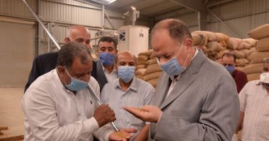 محافظ أسيوط: توريد 179 ألفا و419 طن قمح بالصوامع ومراكز التجميع حتى اليوم