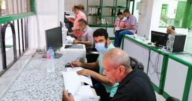 صور.. مجلس مدينة الغردقة يتلقى أوراق المستحقين للمساكن بديل العشوائيات