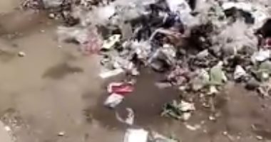 "سيبها علينا".. قارئ يشكو انتشار القمامة بمنطقة المطبعة بالجيزة
