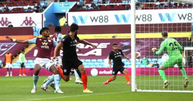 استون فيلا ضد تشيلسي.. البلوز يسجل هدفين فى دقيقتين ويتقدم 2 - 1 "فيديو"