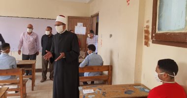 رئيس قطاع المعاهد الأزهرية لـ "اليوم السابع": لم نسجل حالة كورونا مؤكدة بين الطلاب ولم نغلق فصلا أو معهدا منذ بدء الدراسة.. وسجلنا حالات معدودة بين المعلمين.. ويؤكد شددنا الإجراءات الوقائية  
