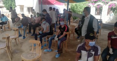 طلاب الوادى الجديد يتوافدون على لجان امتحانات الثانوية العامة.. صور