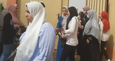 تطبيق الإجراءات الاحترازية فى لجان الثانوية العامة بالشرقية