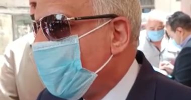 محافظ الجيزة يشارك الطلبة طابور الصباح فى أول يوم دراسى