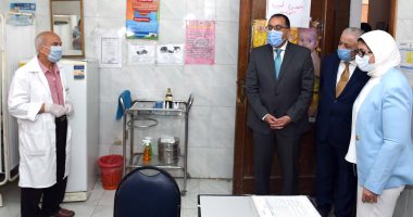 رئيس الوزراء يتفقد إجراءات الوقاية بامتحانات الثانوية في "مجمع الملك فهد" 