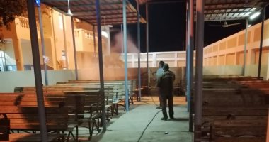 مدينة الأقصر تقود حملات لرش وتطهير مستشفى الحميات.. صور 