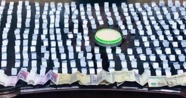ضبط موظف بالأوقاف وبحوزته 453 تذكرة هيروين و100 جرام قبل توزيعها بأسيوط