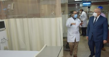 الخشت يفتتح تجديدات مستشفى الباطنة بقصر العينى بتكلفة 35 مليون جنيه.. صور