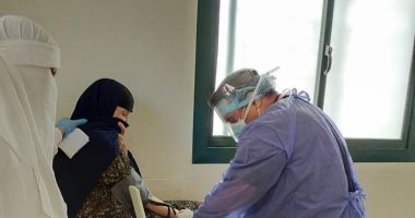 كشف وتحليل لأصحاب الأمراض المزمنة ضمن مبادرة رئيس الجمهورية بالفيوم.. صور