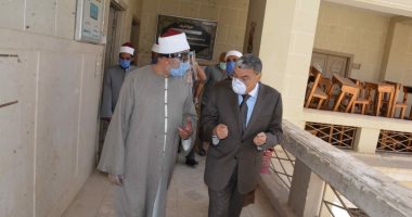 محافظ المنيا يتفقد لجان امتحانات الثانوية الأزهرية.. صور