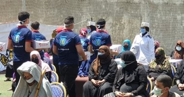 طلاب جامعة بنها يشاركون فى مبادرة " كلنا واحد " لتوزيع السلع الغذائية للأسر الأكثر إحتياجاً