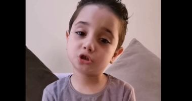 "مش هيبقى أنتم ولسانه علينا".. طفل يطالب بعدم "التريقة" على أصحاب اللدغات..فيديو