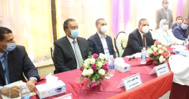 صور .. محافظ كفرالشيخ يترأس اجتماع اللجنة الثلاثية لمتابعة اختبارات الثانوية العامة 