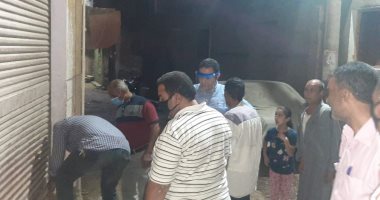 غلق وتشميع 3 محلات ببنى سويف خالفت قرار الحظر