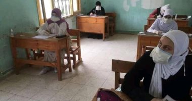 صور.. طلاب القسم العلمى بالأقصر الأزهرية يعبرون عن سعادتهم بامتحان الديناميكا