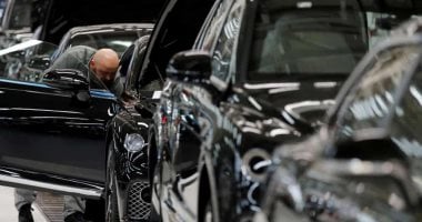 توقعات بخسارة 1 من 6 وظائف من صناعة السيارات في بريطانيا بسبب كورونا