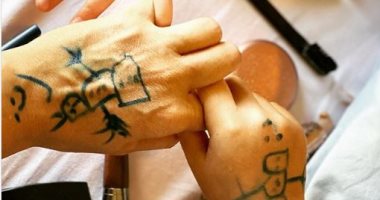 بالرسم على يديهم.. حلا شيحة: حاجات بسيطة مع أولادنا ممكن تفرحهم