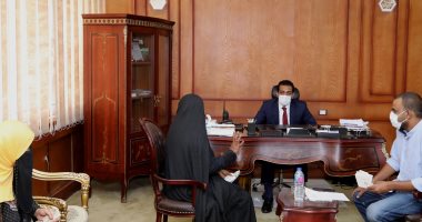 صور.. نائب محافظ قنا : حريصون على بحث جميع مشكلات المواطنين
