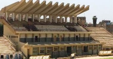 صور.. ترميم و صيانة مقصورة استاد الزقازيق و 15 مركز شباب بالشرقية